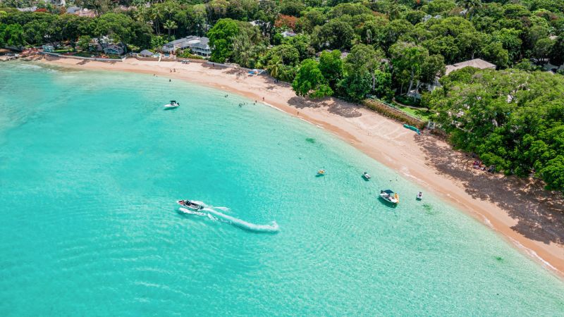 Plage et bateaux à la Barbade