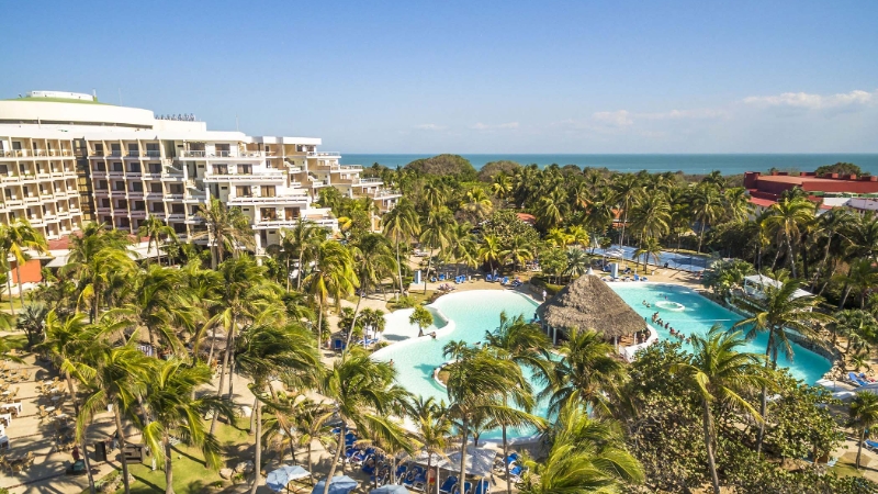 Hotel Pool