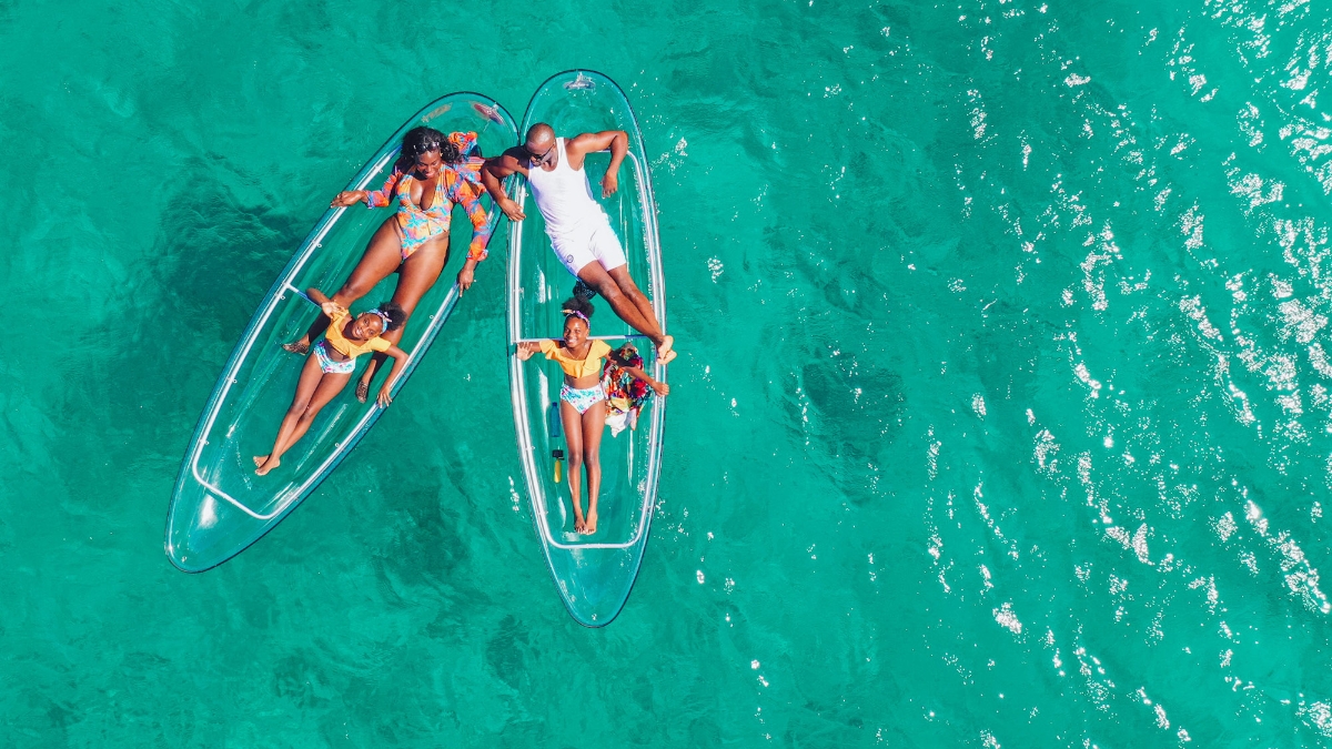 Famille en kayak à la Grenade