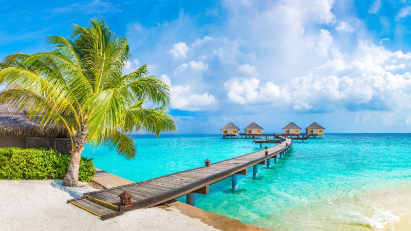 Bungalows sur pilotis aux Maldives