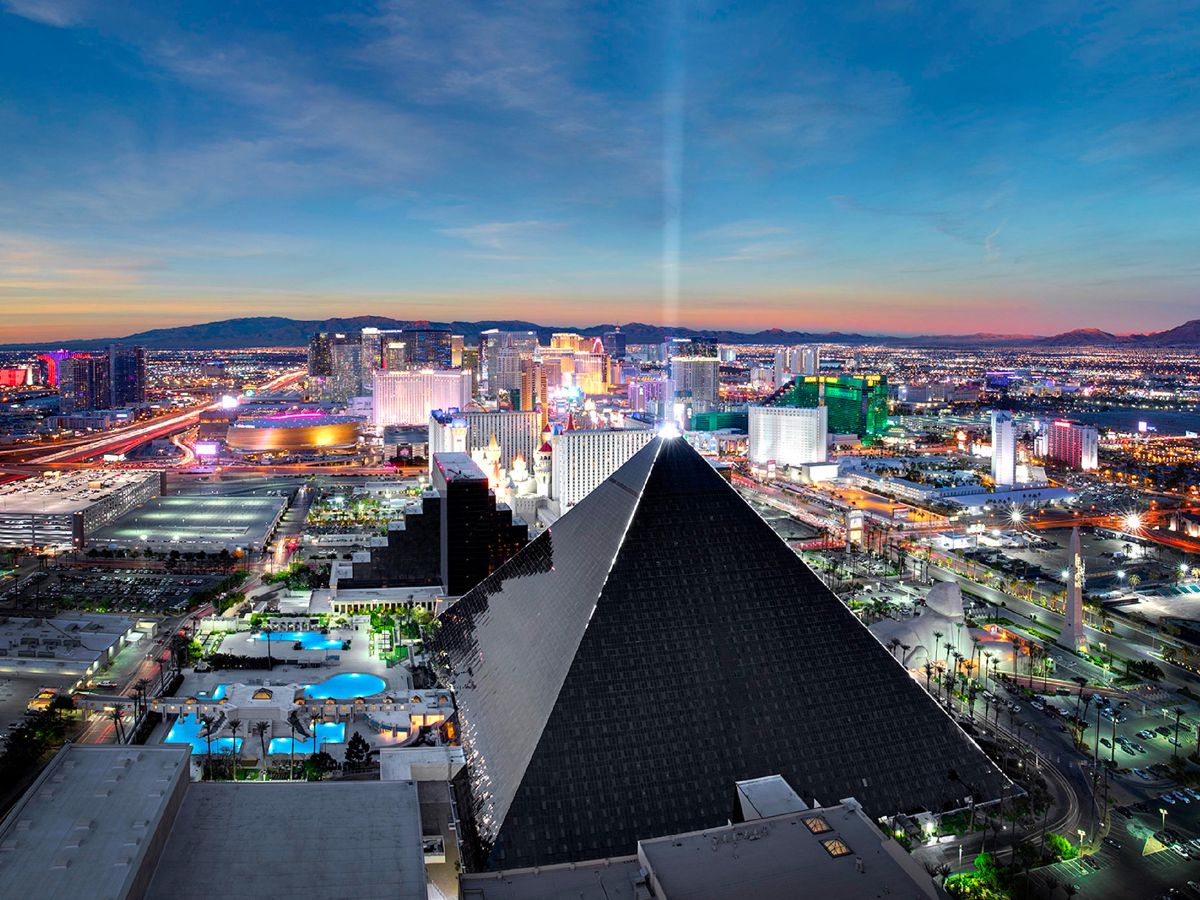 Luxor Hotel and Casino, photo 2 of 10