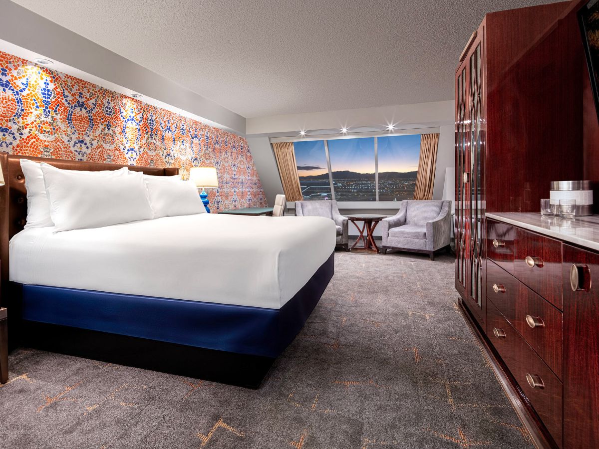 Luxor Hotel and Casino, photo 5 of 10