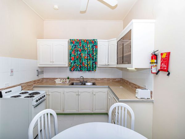 Worthing Court Apartment Hotel – Kitchenette