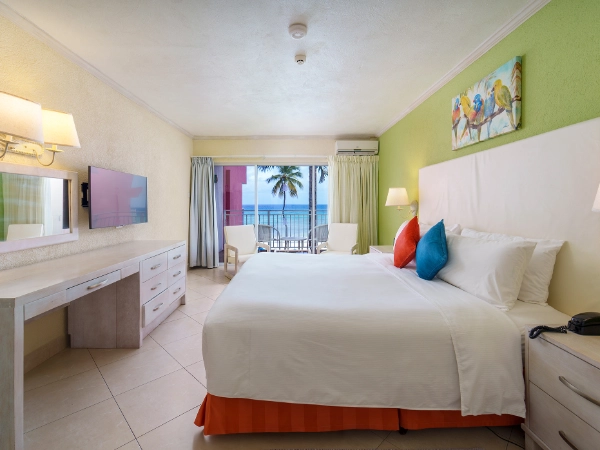 Southern Palms Beach Club – Room / balcony