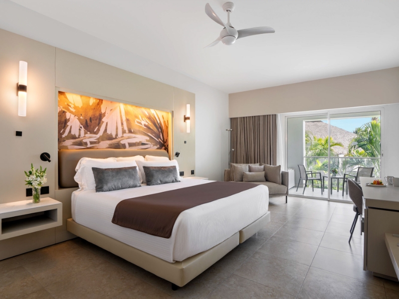 Allure + Xhale Club Junior Suite Tropical View King