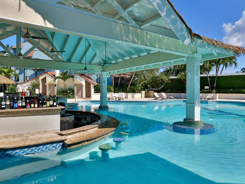 Main Swim up Bar