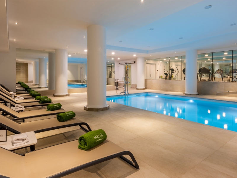 Yhi Wellness Pool Relax Area