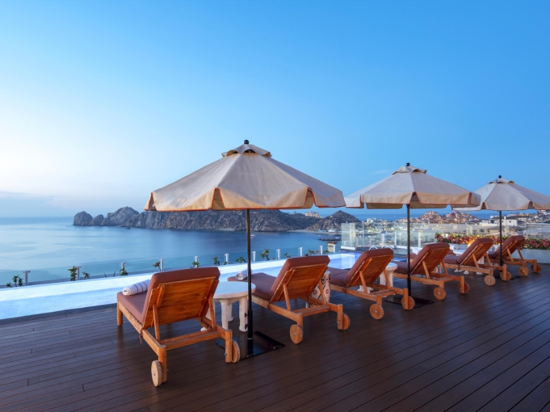 Rooftop 360 infinity pool