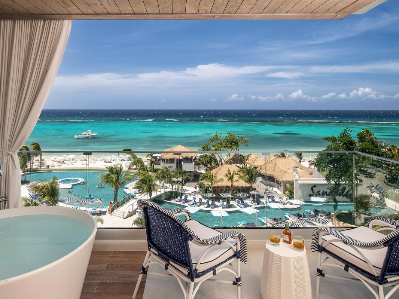 Travertine Beachfront Penthouse Club Level Room