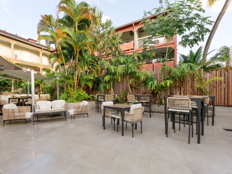 Palm Bar