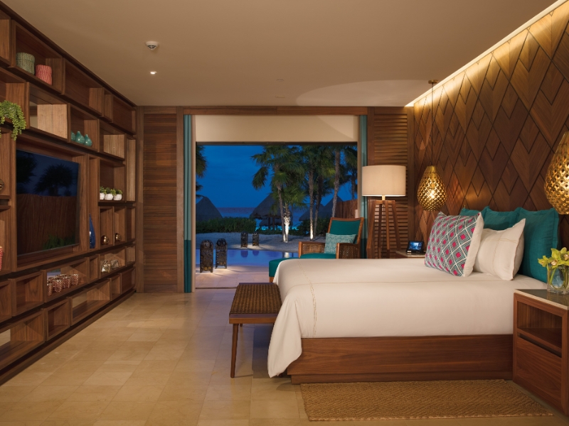 Presidential Suite Swim Out Bedroom