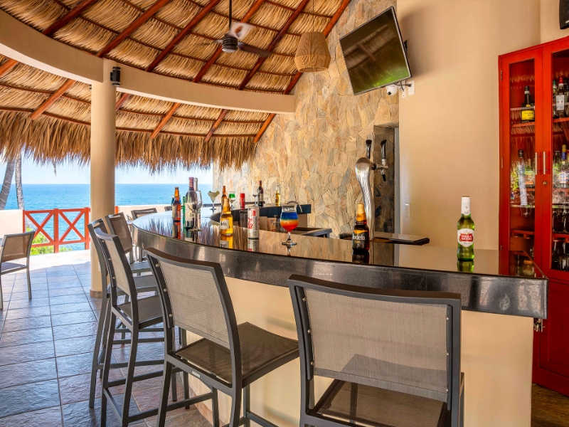 Pool Bar