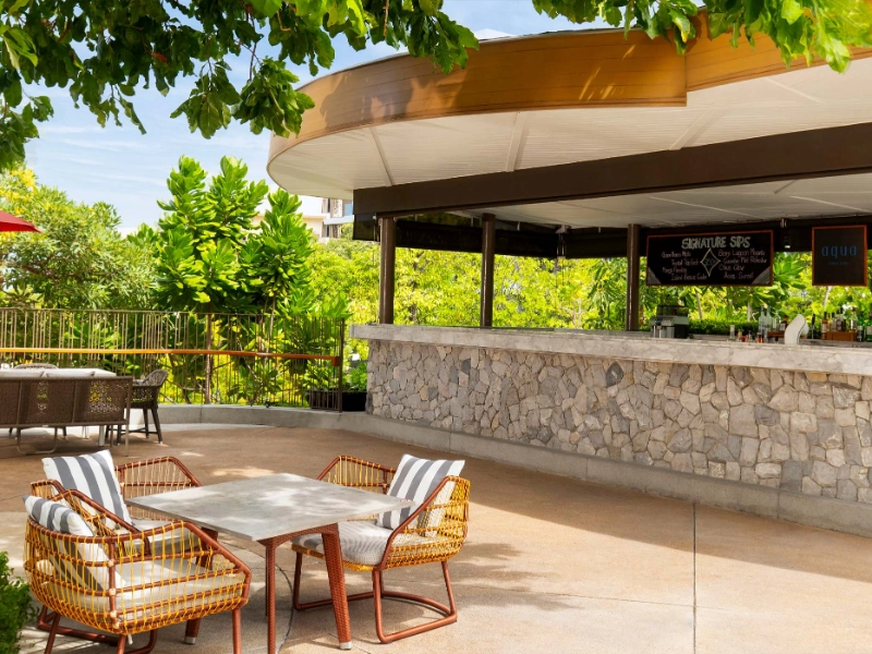 Pool Bar