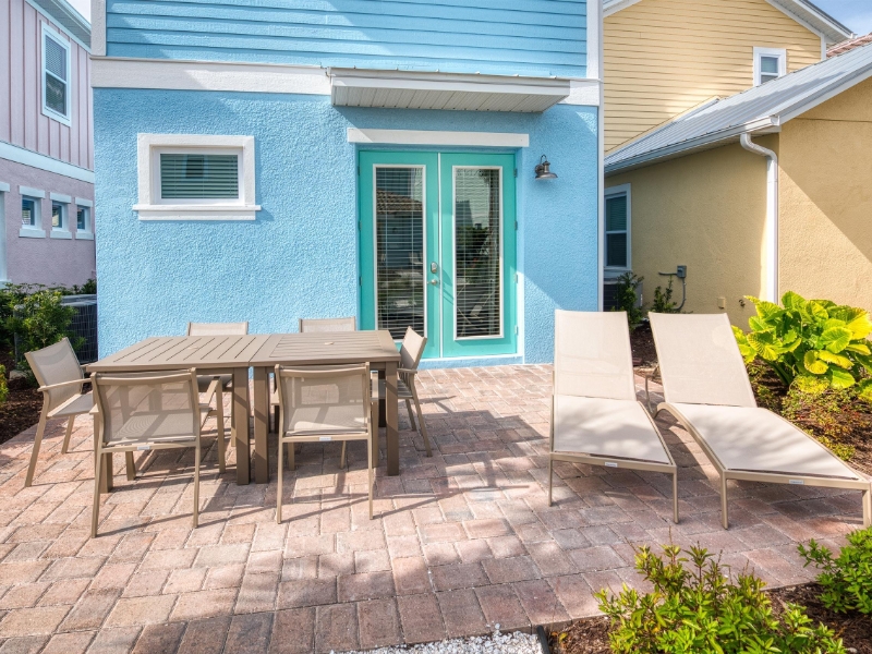 Cottage Latitude