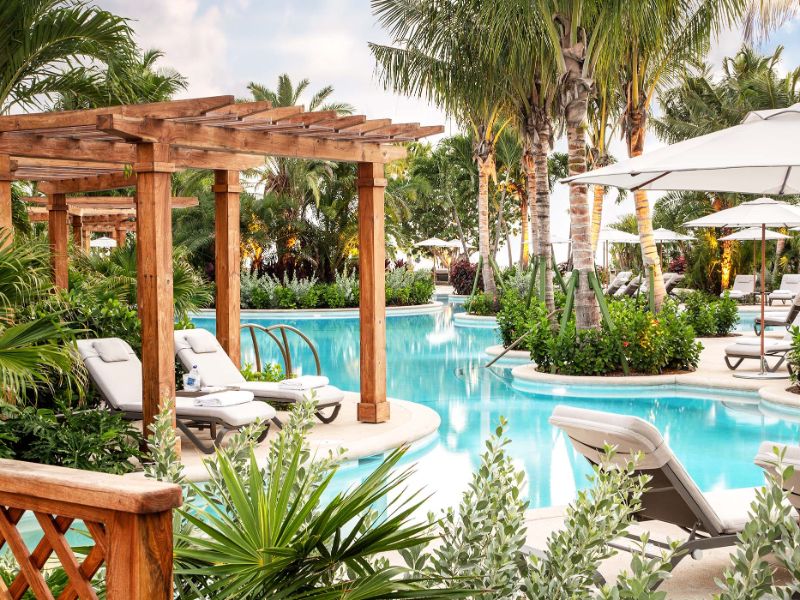 Lagoon Pool Sitting