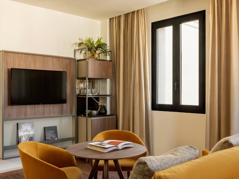 Artist junior suite living area