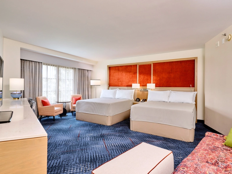 Deluxe Room Queen Bed