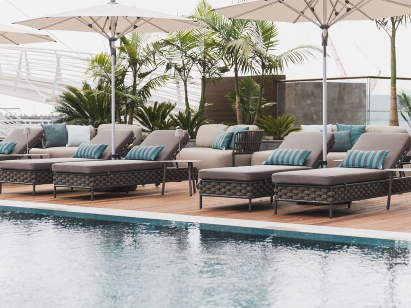 Pool Lounge