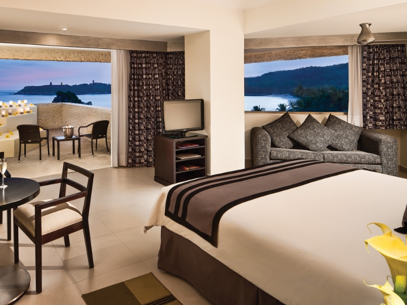 Preferred Club Junior Suite with Hot Tub King