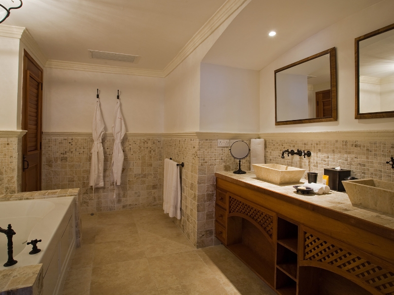 Suite Bathroom