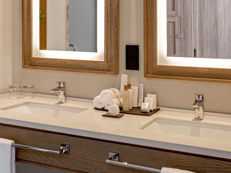 Preferred Club Junior Suite Bathroom