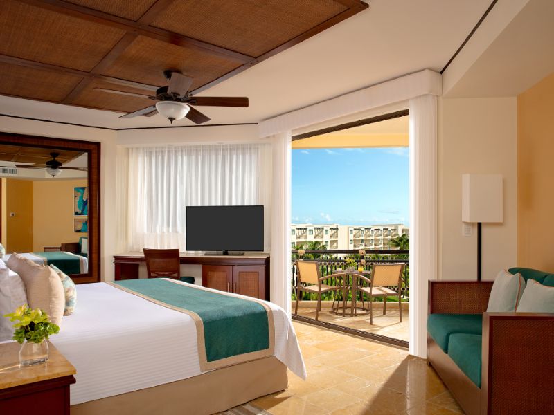 Premium Deluxe Tropical View