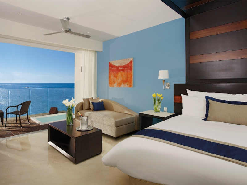 Junior Suite with Whirlpool