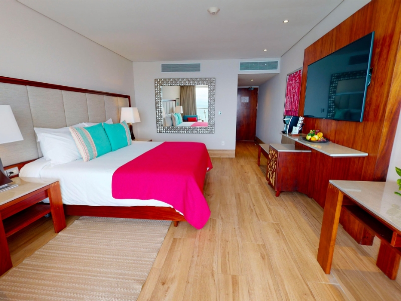 Premier Oceanfront King