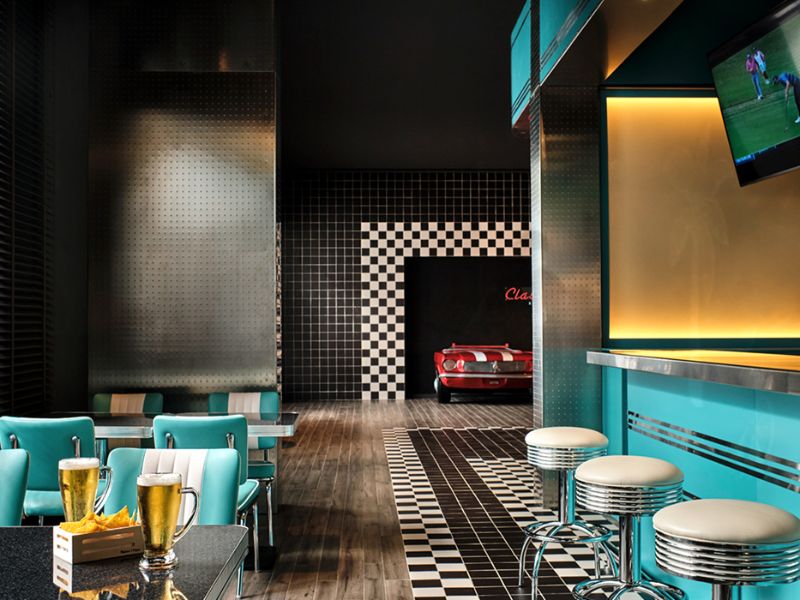 Legends Bar