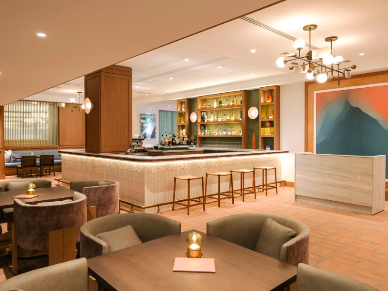 Louiza Bar Area