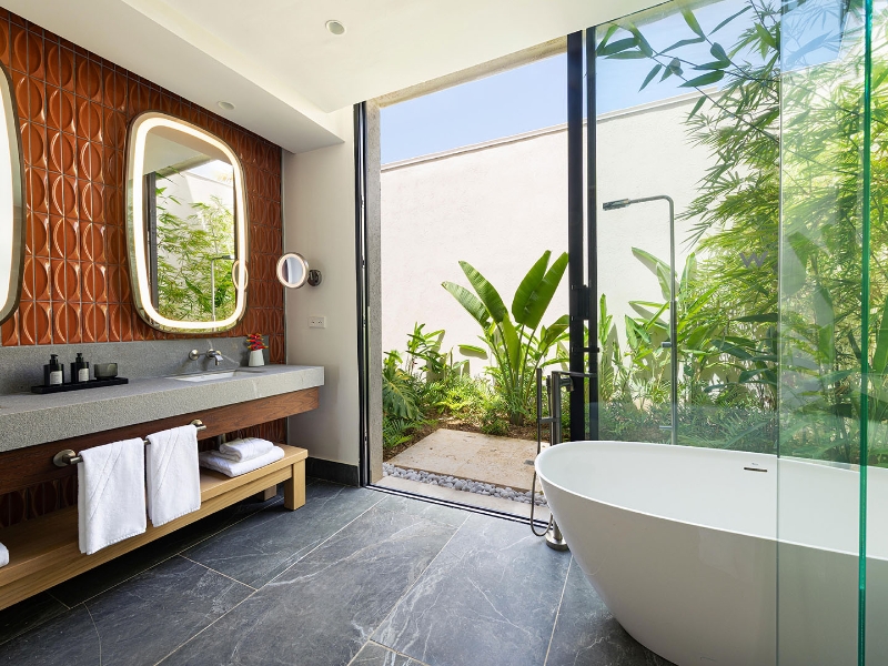 Oasis Mega Suite Bathroom