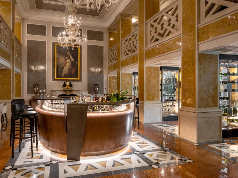 Canova Bar