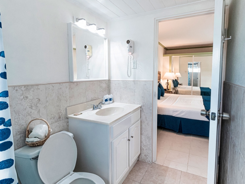 One Bedroom with Two Twin Beds