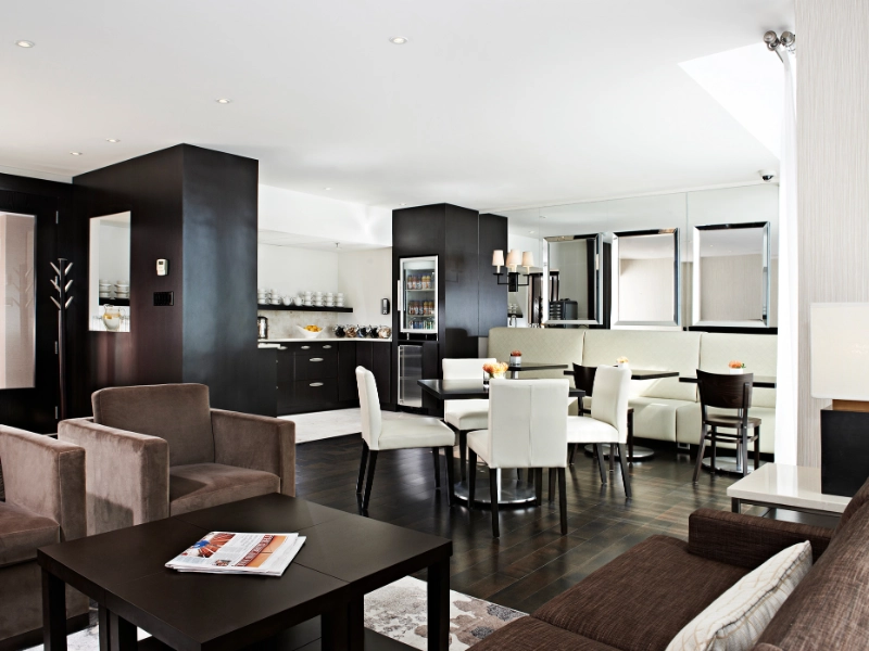 Crown Lounge