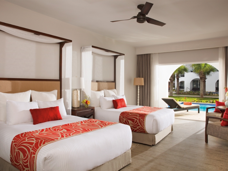 Preferred Club Deluxe Swim up double beds