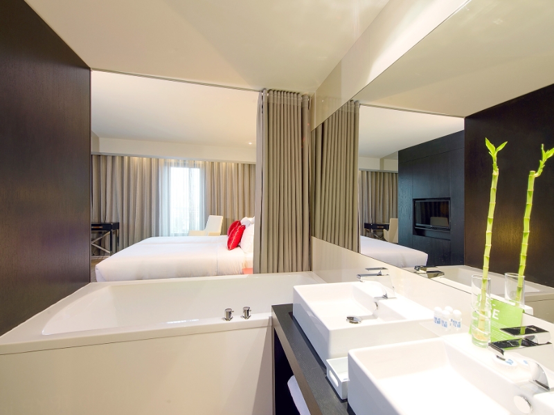 Suite Bathroom