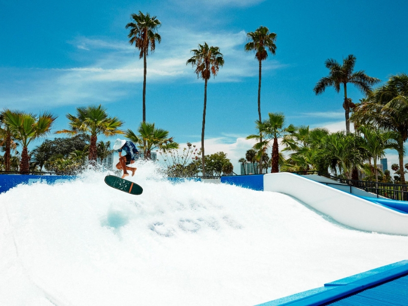 Flowrider Triple Surf and Body Board Machine
