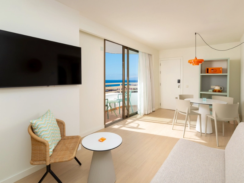Sol Room with Lounge Ocean View