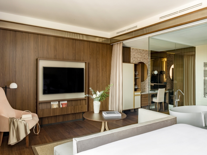 Supreme Room
