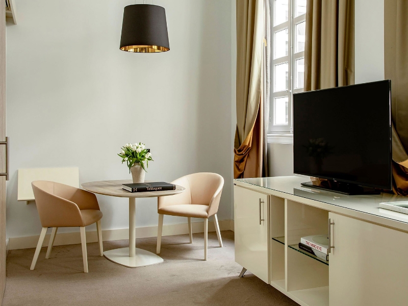 City view premier room living area