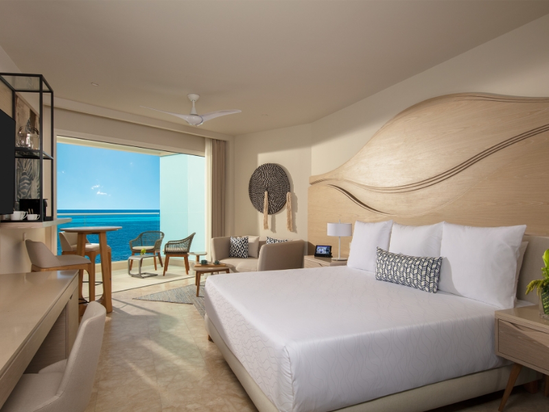 Allure xcelerate Junior Suite Ocean View King