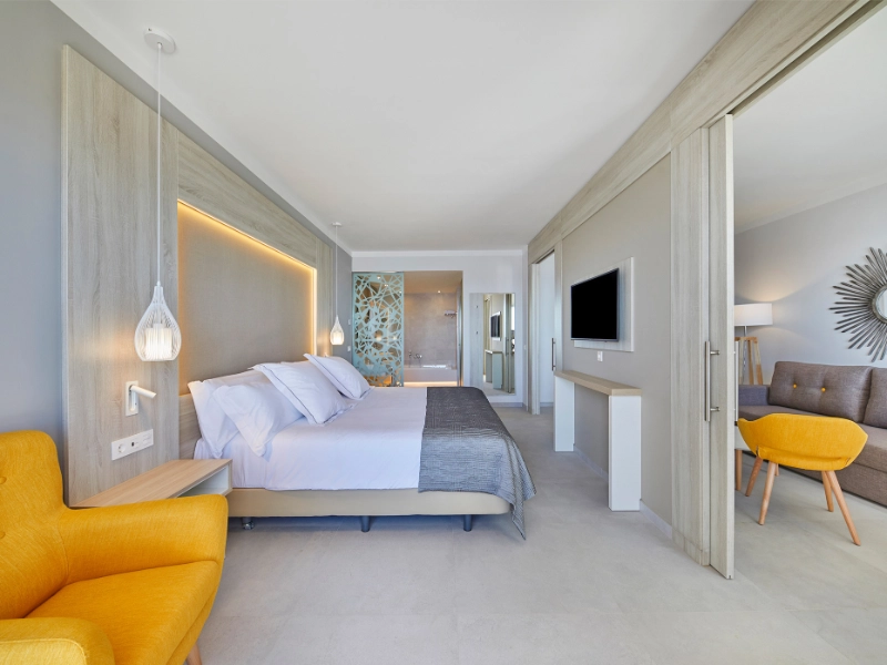 Family Deluxe Suite Sea View