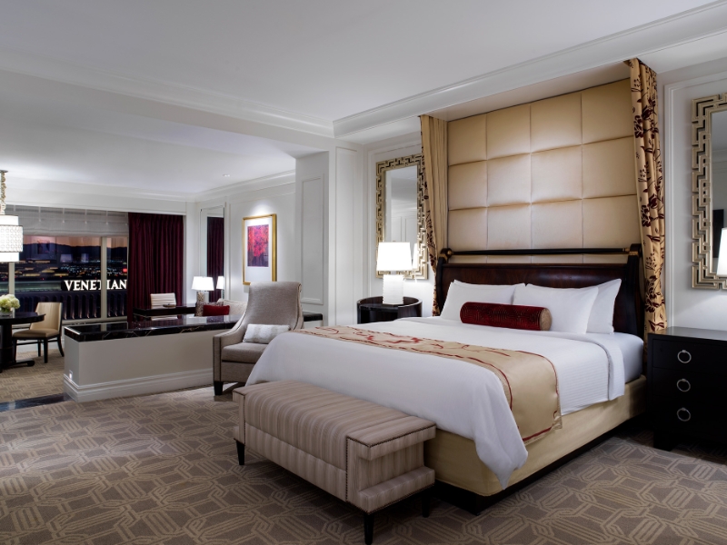 Luxury King Suite
