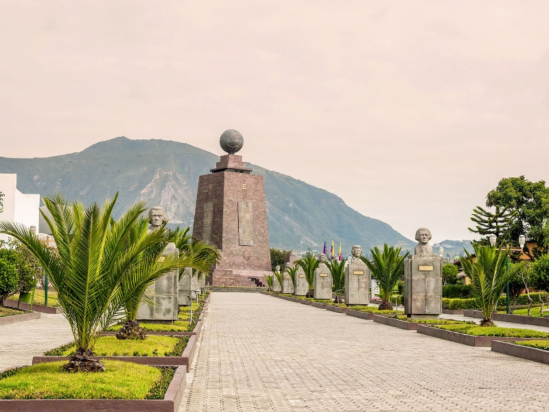 Mitad del Mundo Monument
