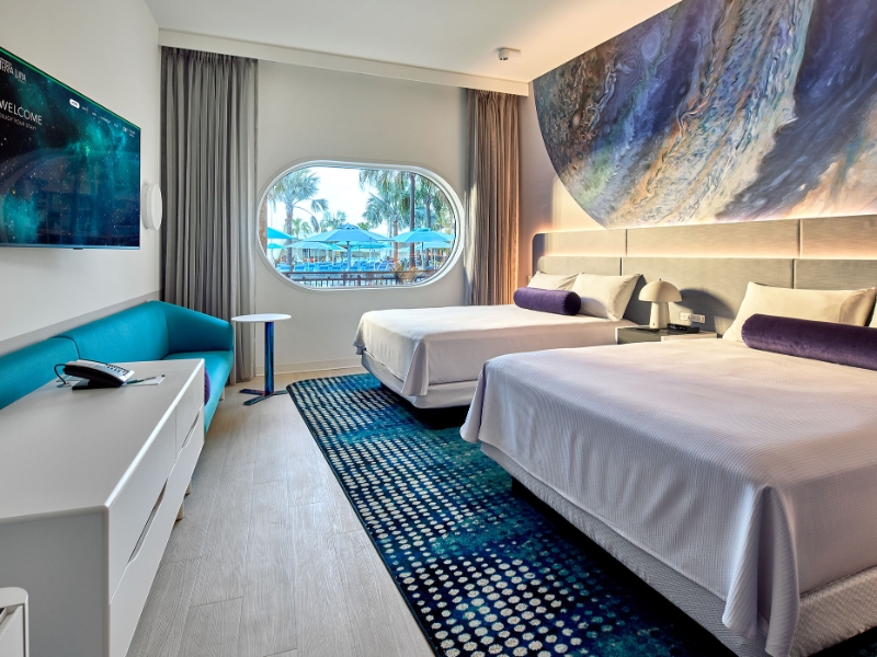 Double Queen Pool View