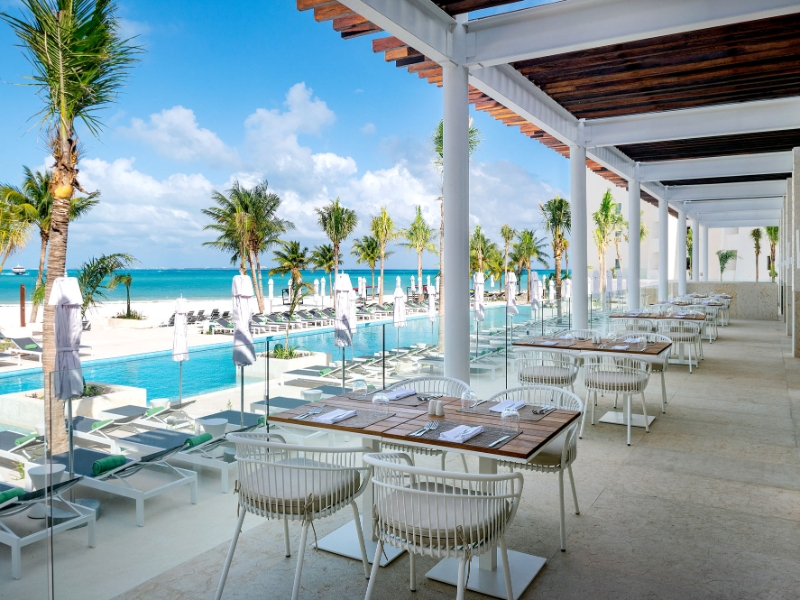 Restaurant and pool at Melia Casa Maya