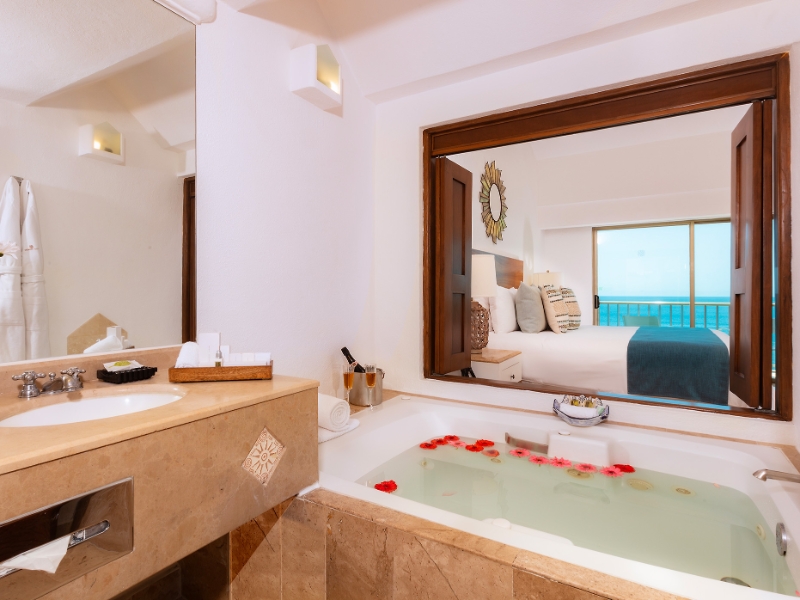 Deluxe with Jacuzzi