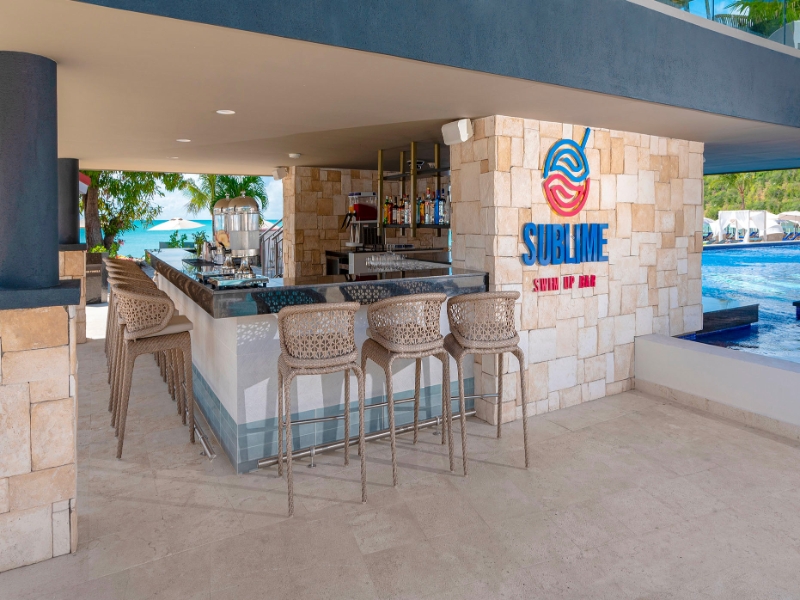 Pool Bar