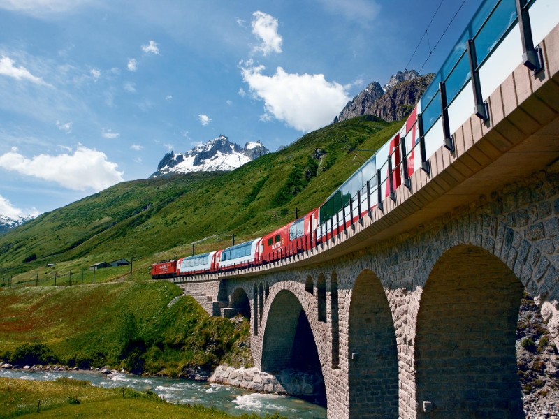 Exploration du Grand Tour de la Suisse-Panoramique