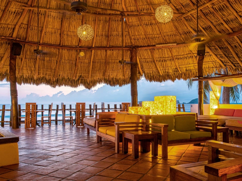 Lounge Bar